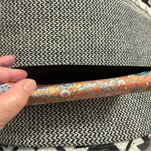 Japanese Silk & Leather Portfolio Clutch Wallet w/Kiss-lock Coin Pocket - Picture 6 of 10